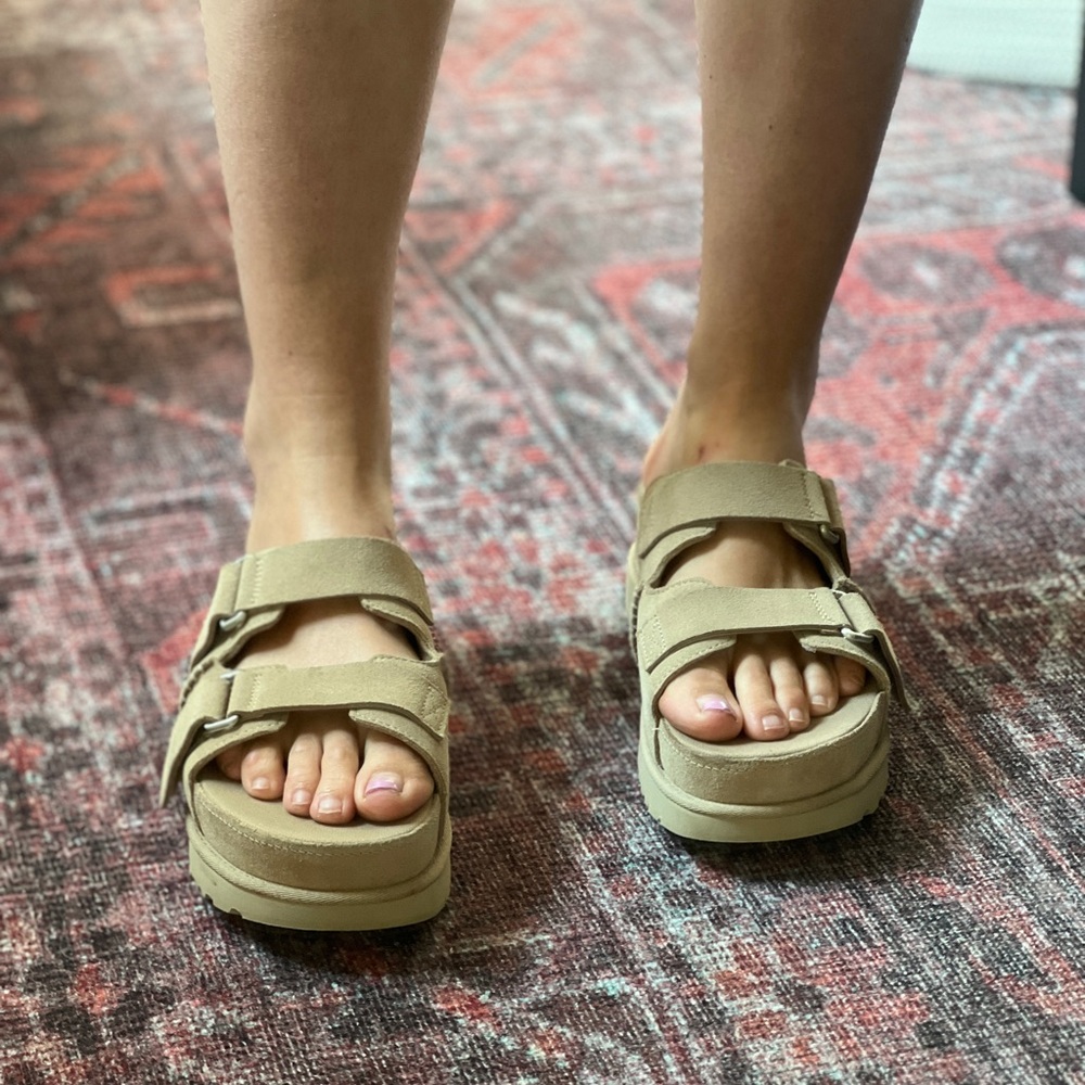 UGG Goldenstar Hi Slide